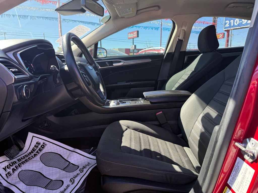 2020 Ford Fusion Image 5