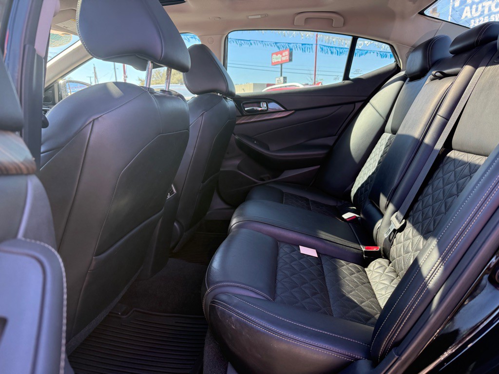 2016 Nissan Maxima Image 6