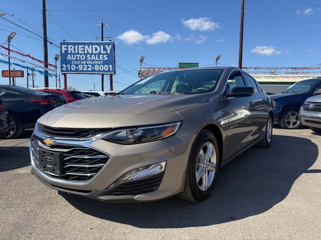 2022 Chevrolet Malibu Image 1