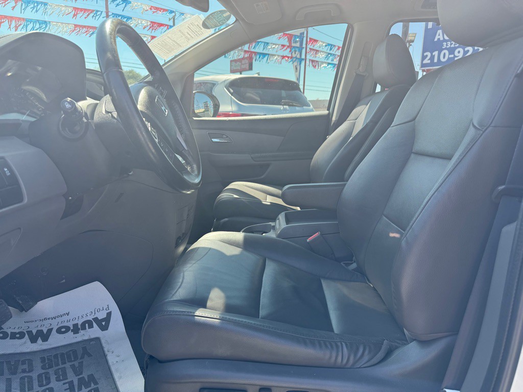 2015 Honda Odyssey Image 5