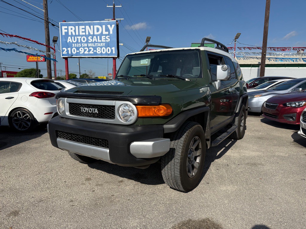 2014 Toyota FJ Cruiser Image 1