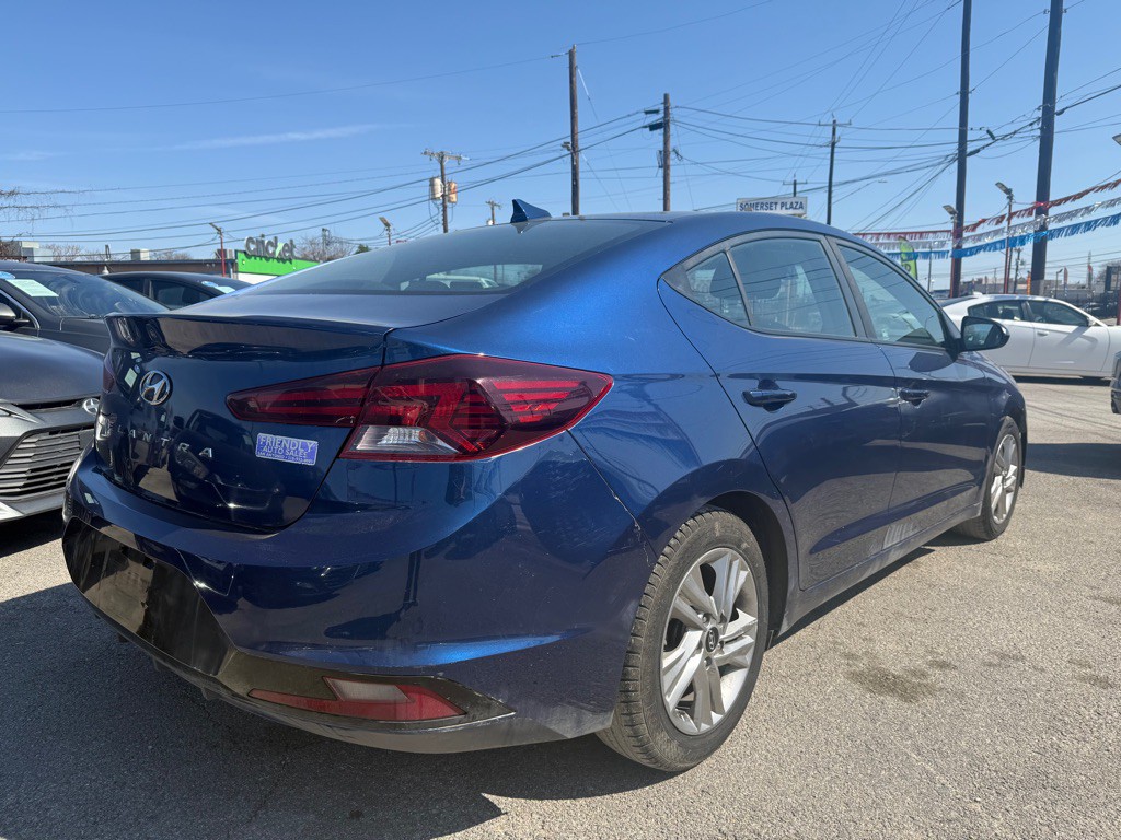 2020 Hyundai Elantra Image 3