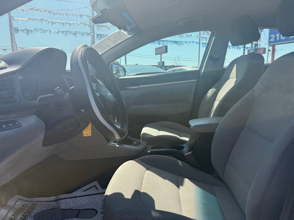 2020 Hyundai Elantra Image 5