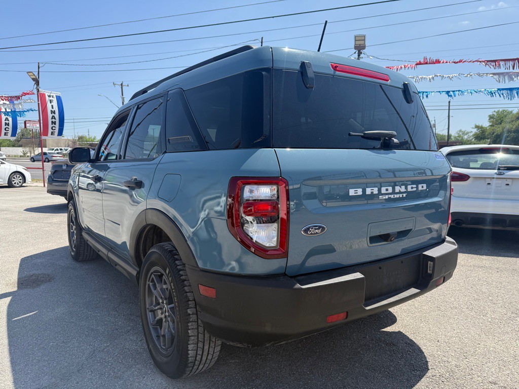 2022 Ford Bronco Image 4