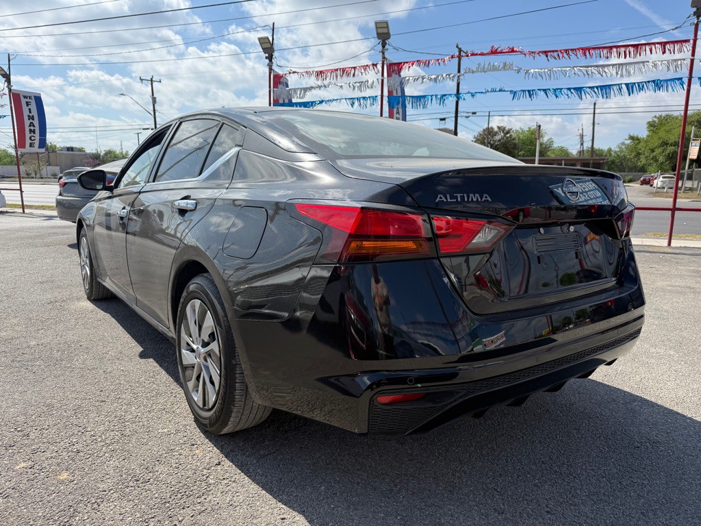 2024 Nissan Altima Image 4