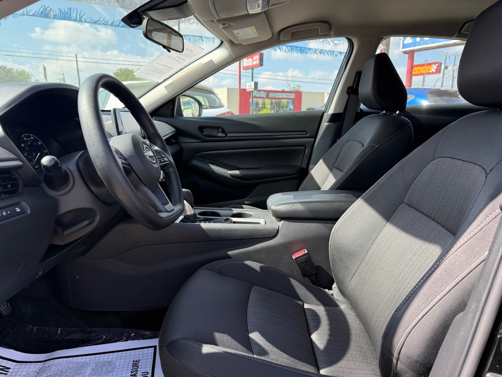2024 Nissan Altima Image 5