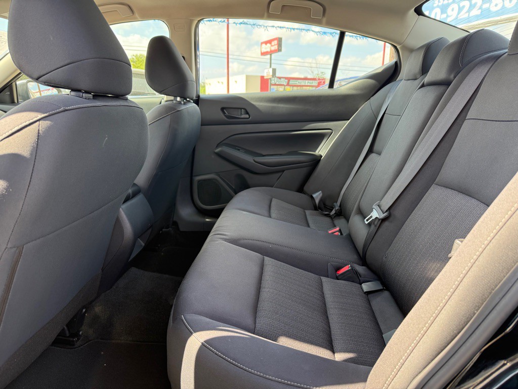 2024 Nissan Altima Image 6