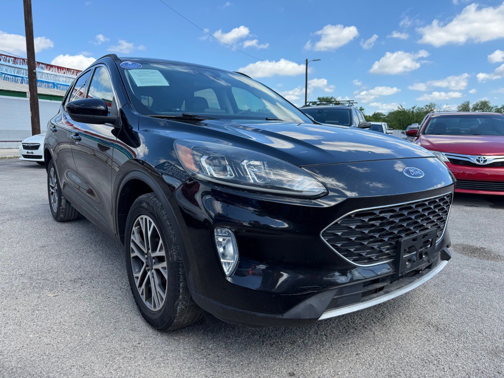 2021 Ford Escape Image 2