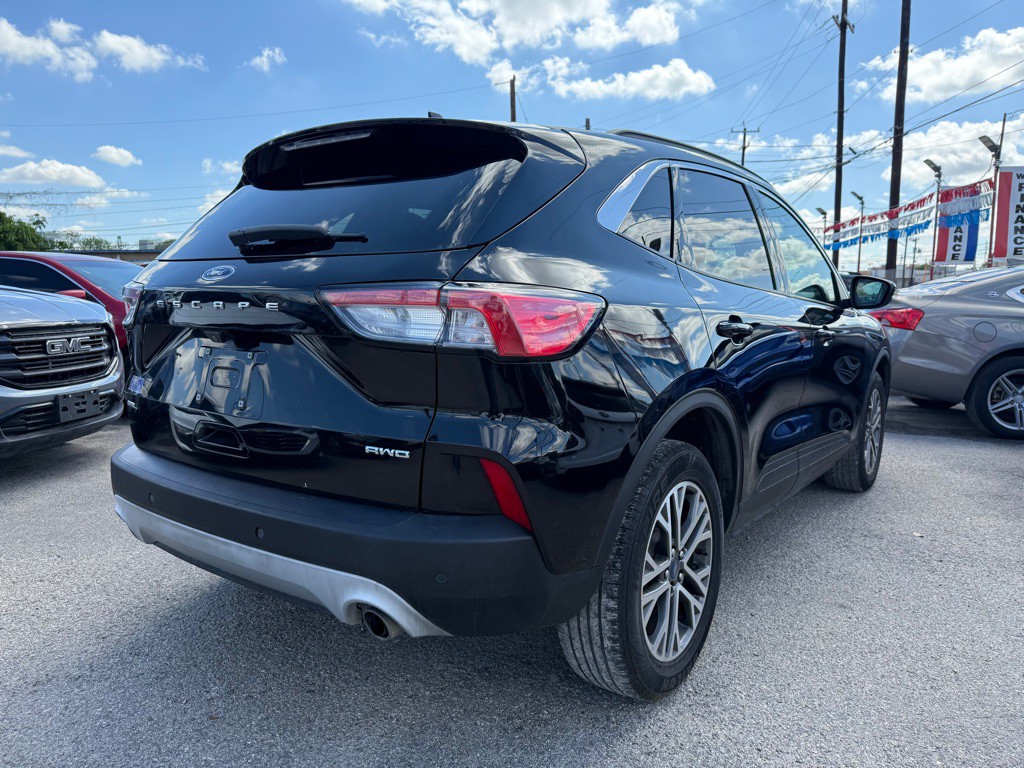 2021 Ford Escape Image 3
