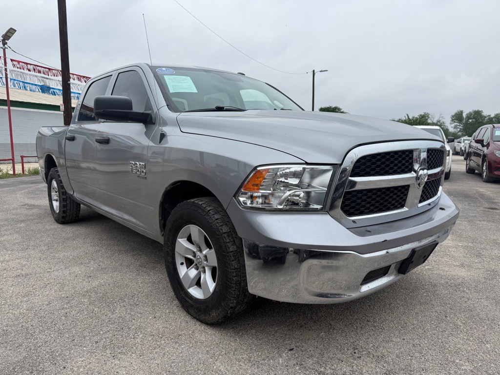 2022 RAM 1500 Image 2