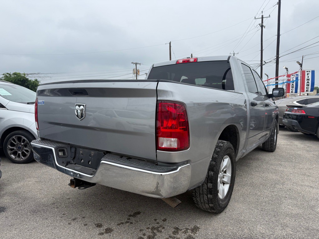 2022 RAM 1500 Image 3