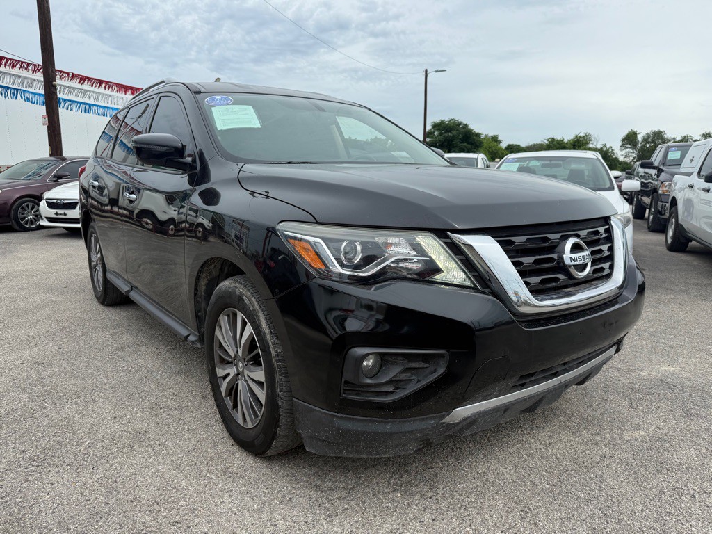 2018 Nissan Pathfinder Image 2