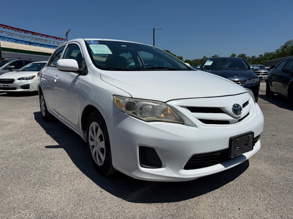 2013 Toyota Corolla Image 2