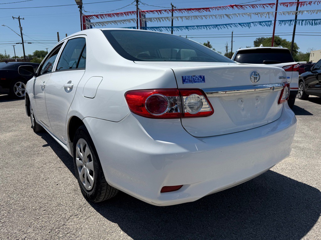 2013 Toyota Corolla Image 4