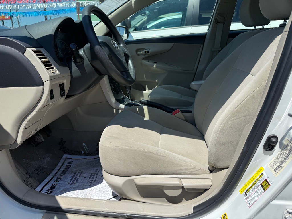 2013 Toyota Corolla Image 5