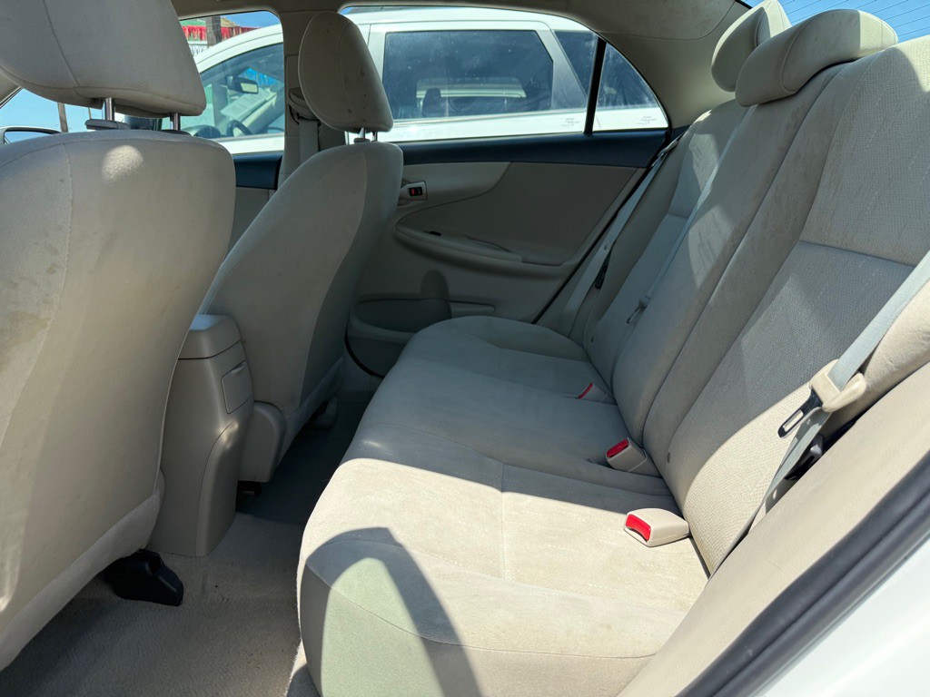 2013 Toyota Corolla Image 6