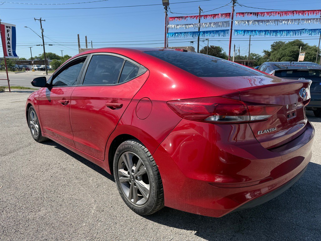 2017 Hyundai Elantra Image 4