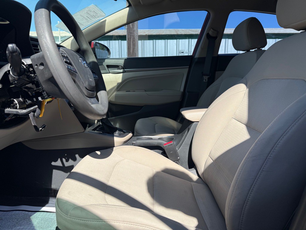 2017 Hyundai Elantra Image 5