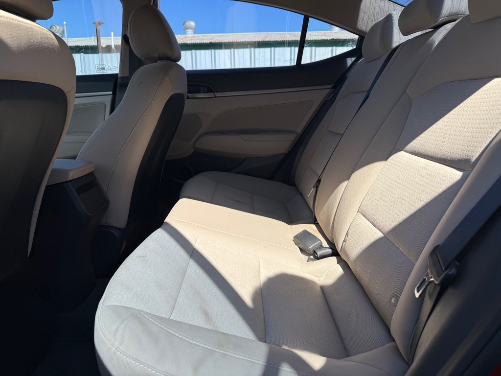 2017 Hyundai Elantra Image 6