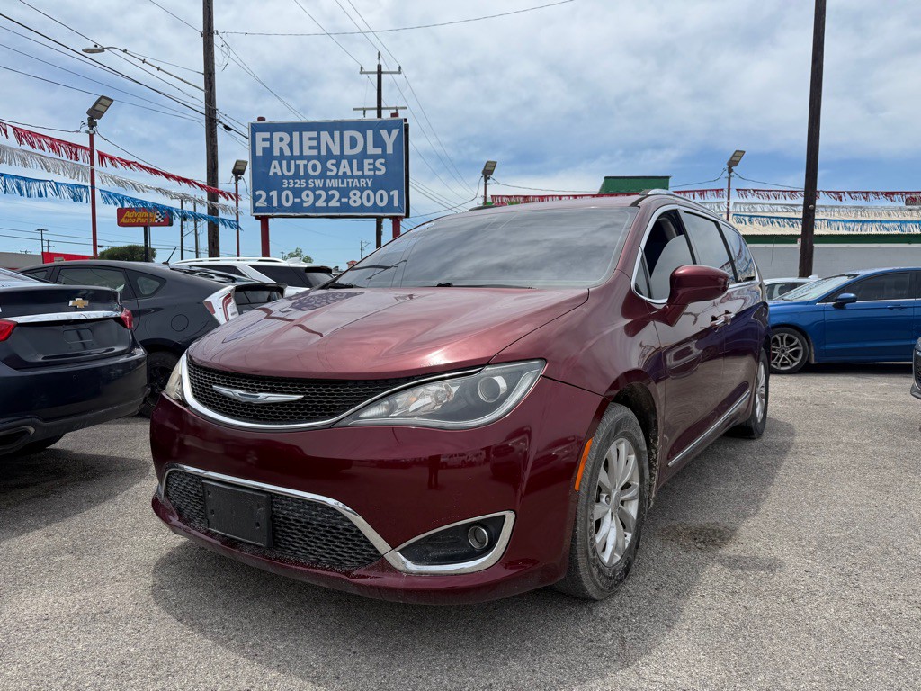 2018 Chrysler Pacifica Image 1