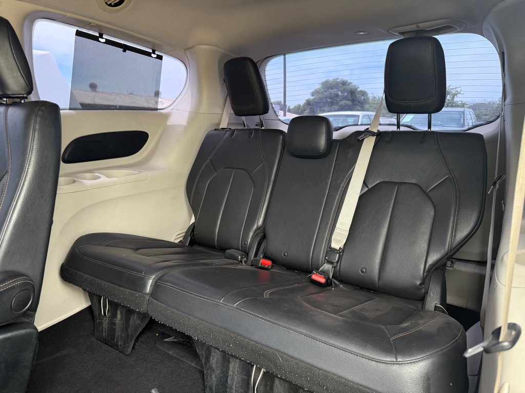 2018 Chrysler Pacifica Image 7