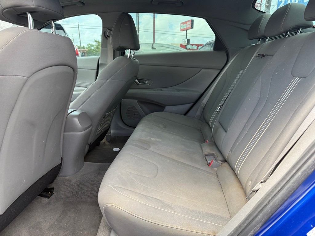 2021 Hyundai Elantra Image 6