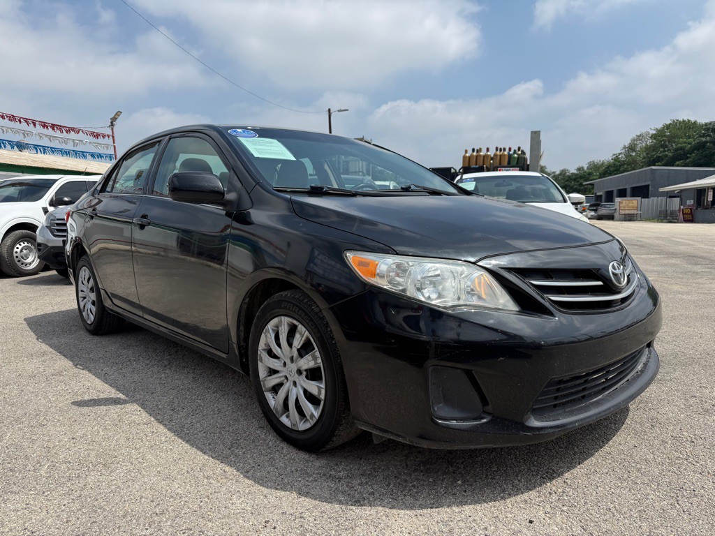 2013 Toyota Corolla Image 2