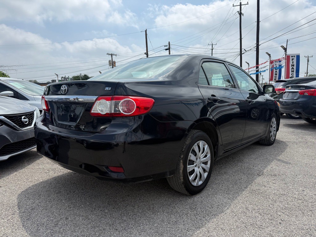2013 Toyota Corolla Image 3