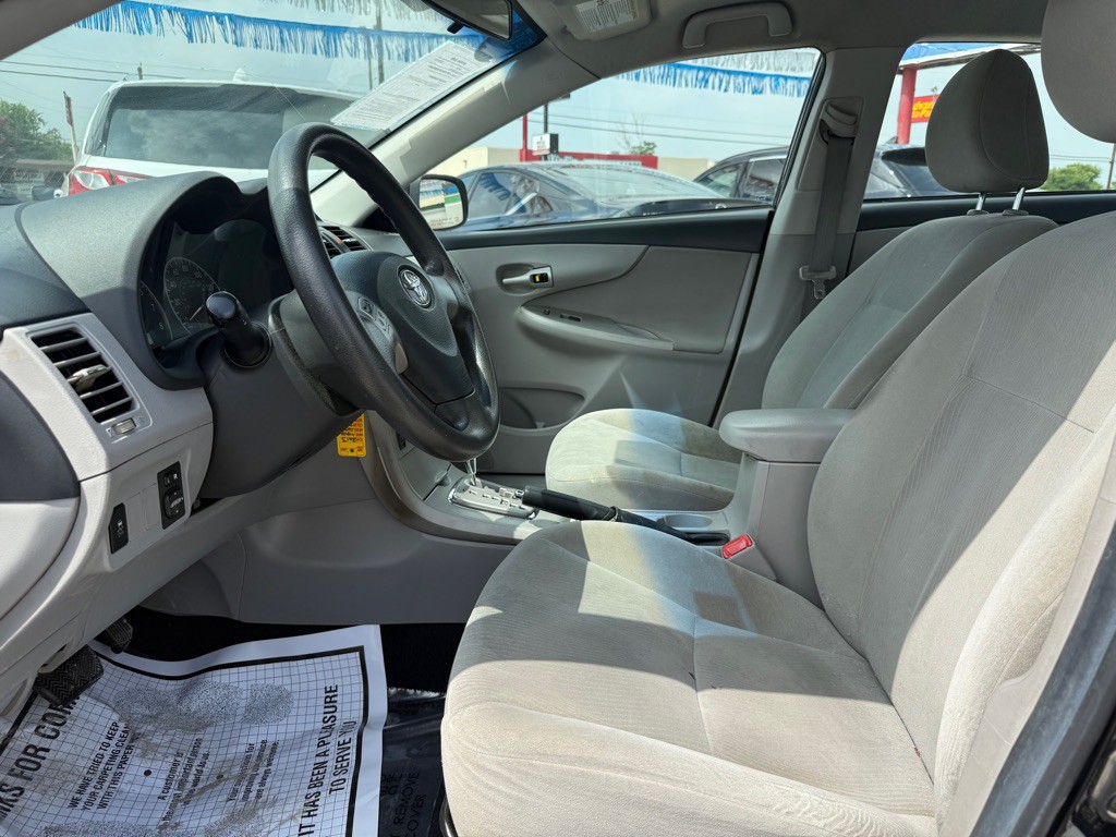 2013 Toyota Corolla Image 5