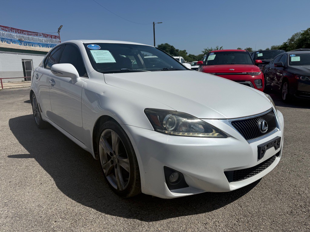 2011 Lexus IS Image 2