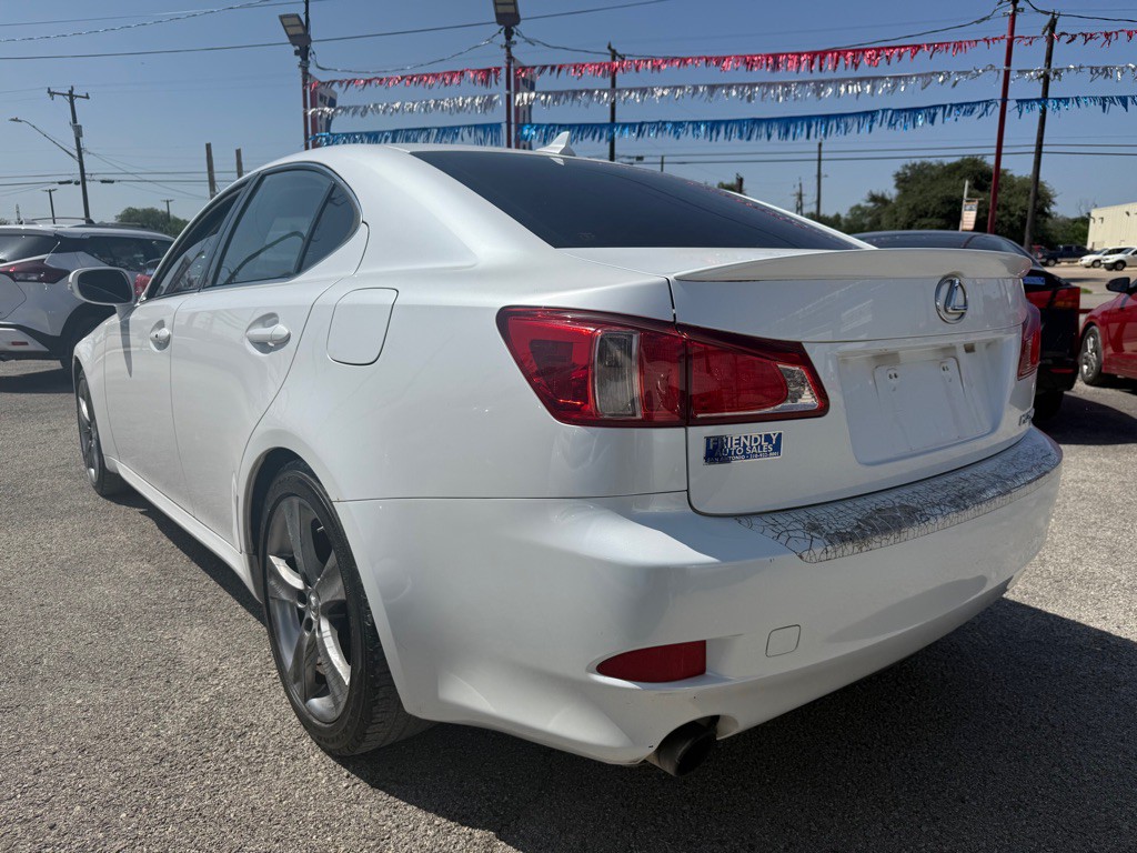 2011 Lexus IS Image 4