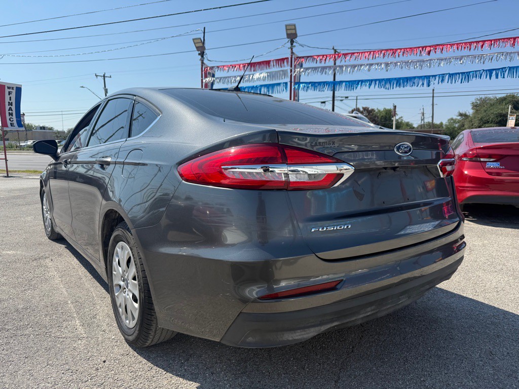 2019 Ford Fusion Image 4
