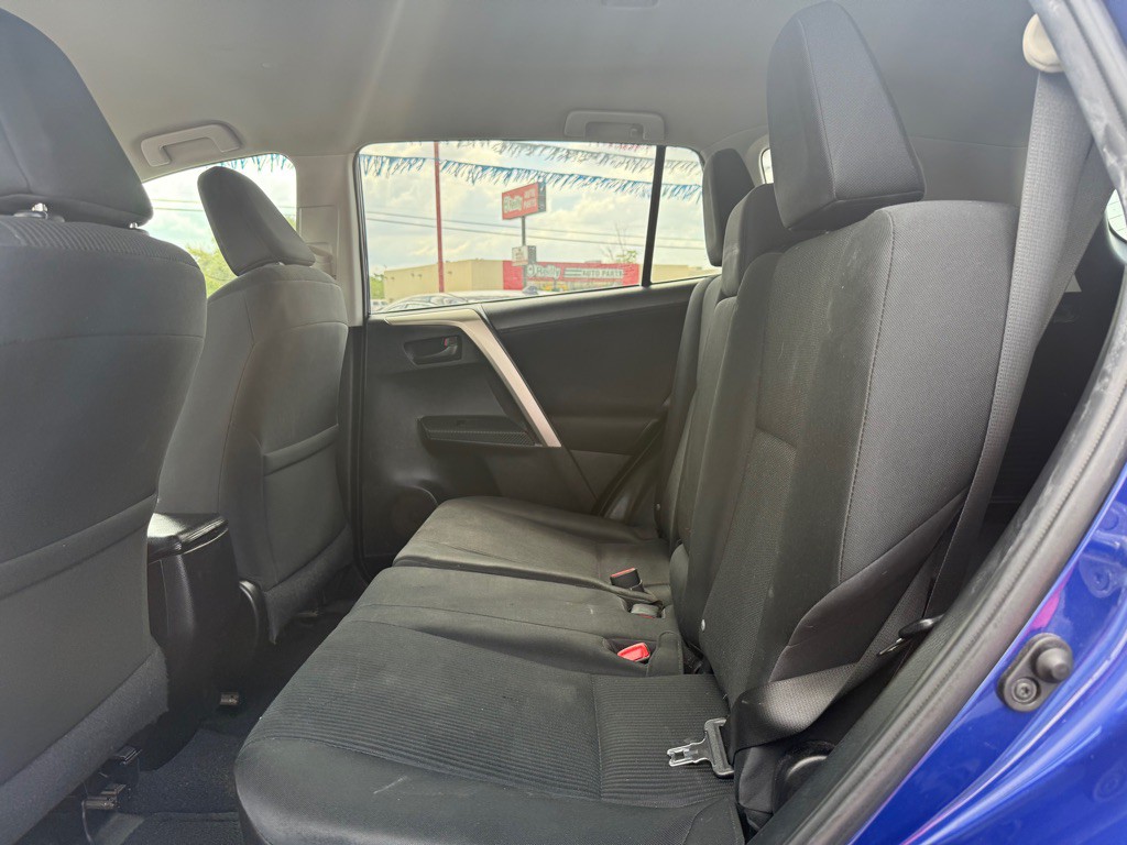 2015 Toyota Rav4 Image 6