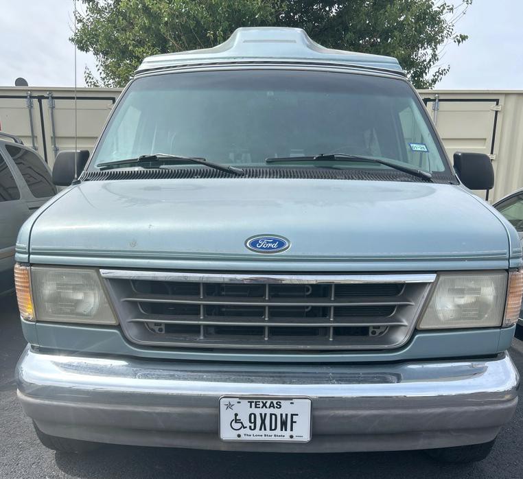 1995 Ford Econoline Image 1