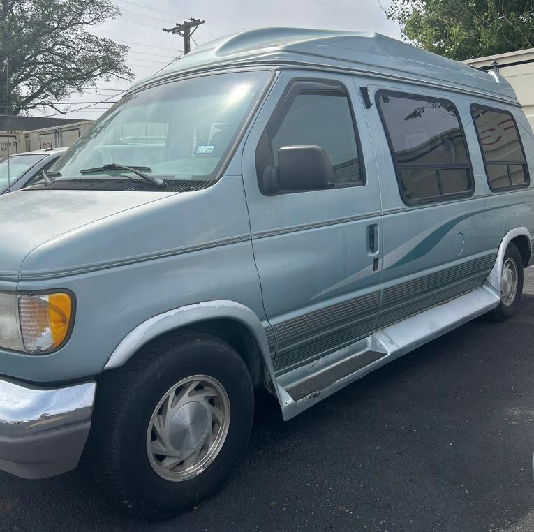 1995 Ford Econoline Image 4