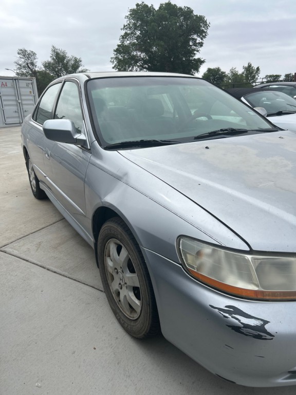 2002 Honda Accord Image 2