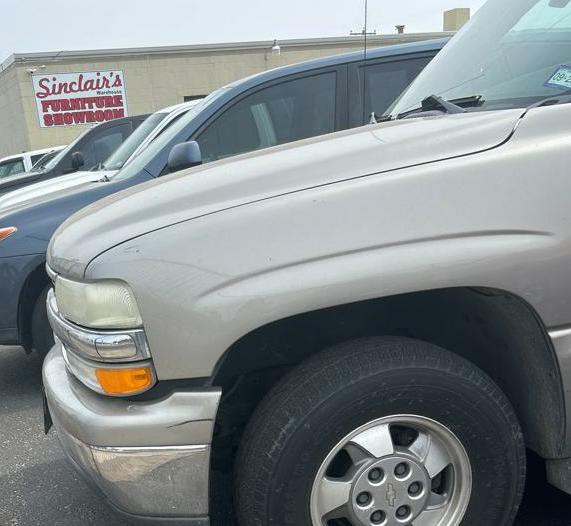 2003 Chevrolet Suburban Image 4