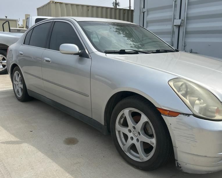 2004 INFINITI G35 Image 2