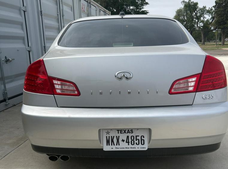 2004 INFINITI G35 Image 3