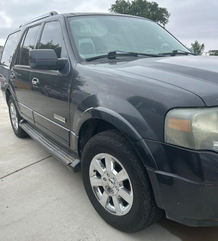 2007 Ford Expedition Image 2