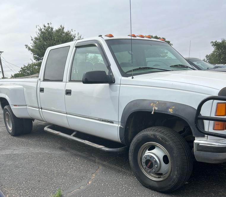 1998 GMC Sierra Image 2