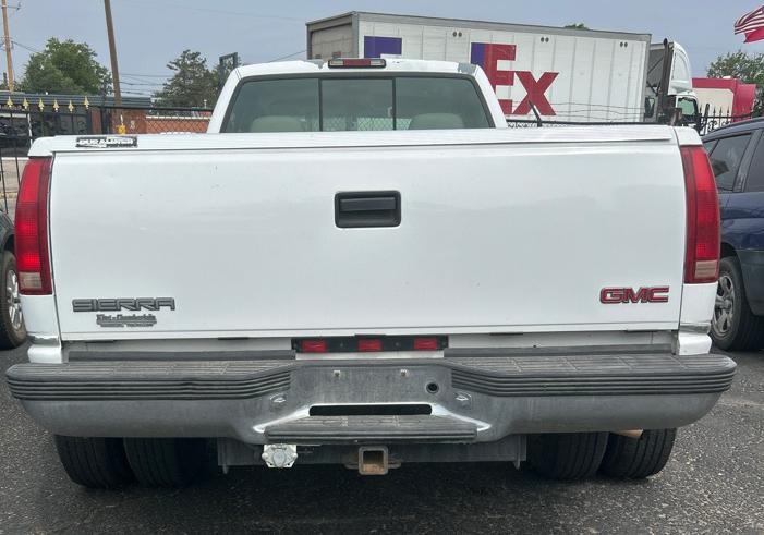 1998 GMC Sierra Image 3
