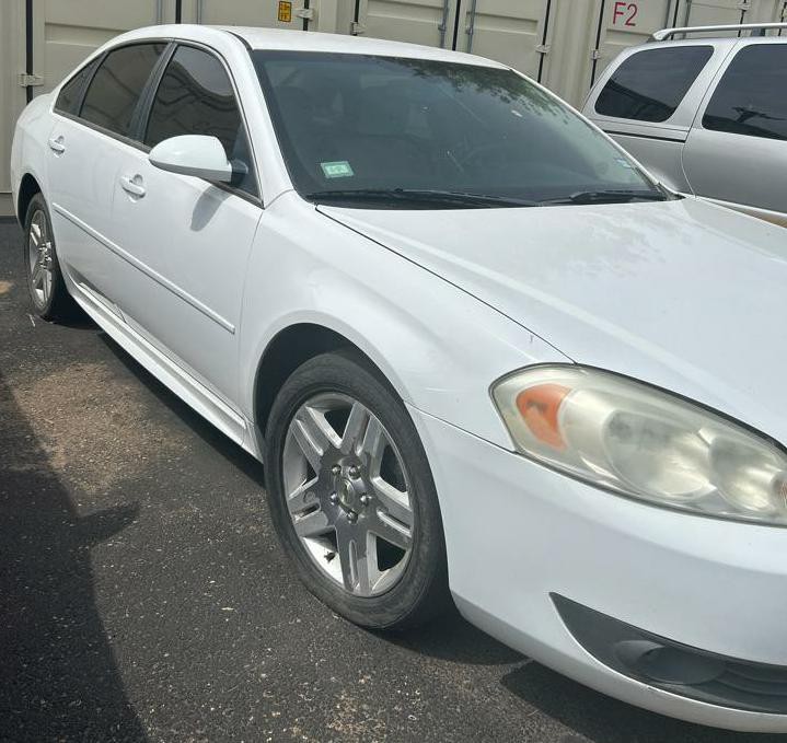 2011 Chevrolet Impala Image 2