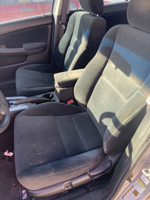 2005 Honda Accord Image 8