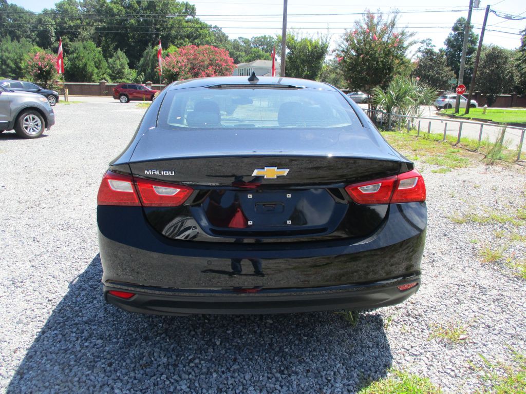 2019 Chevrolet Malibu Image 3