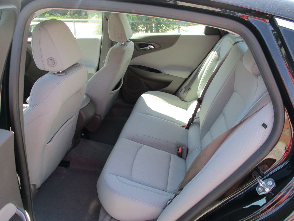 2019 Chevrolet Malibu Image 8
