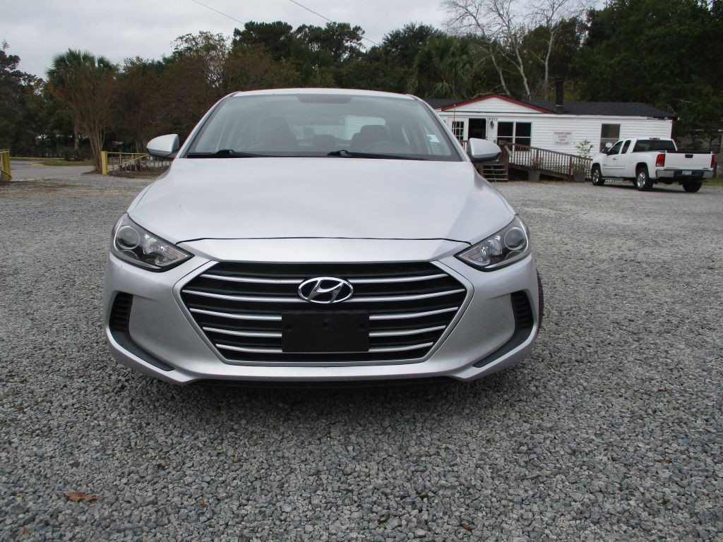 2017 Hyundai Elantra Image 2