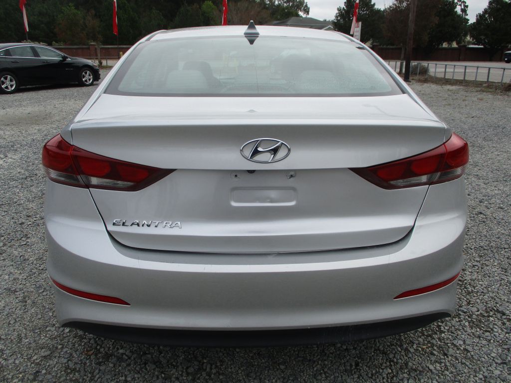 2017 Hyundai Elantra Image 3