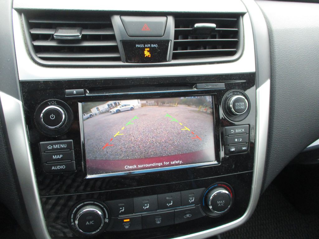 2018 Nissan Altima Image 10