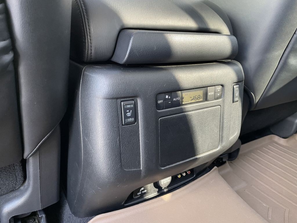 2014 INFINITI QX80 Image 31